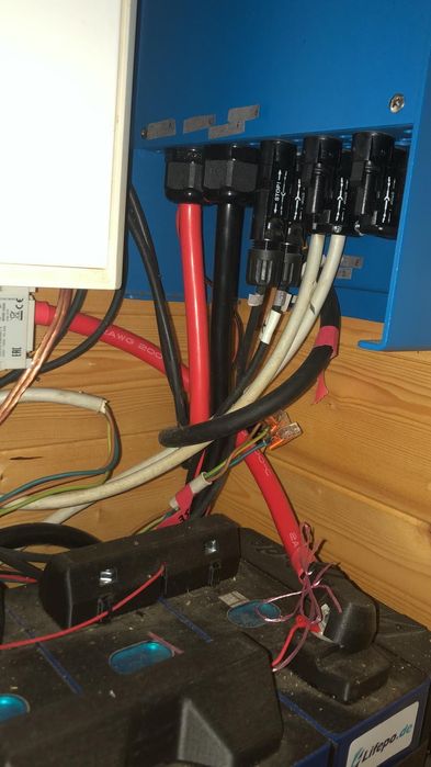 Sistema Solar Completo Off-Grid 750W — Victron + LiFePO4 280Ah