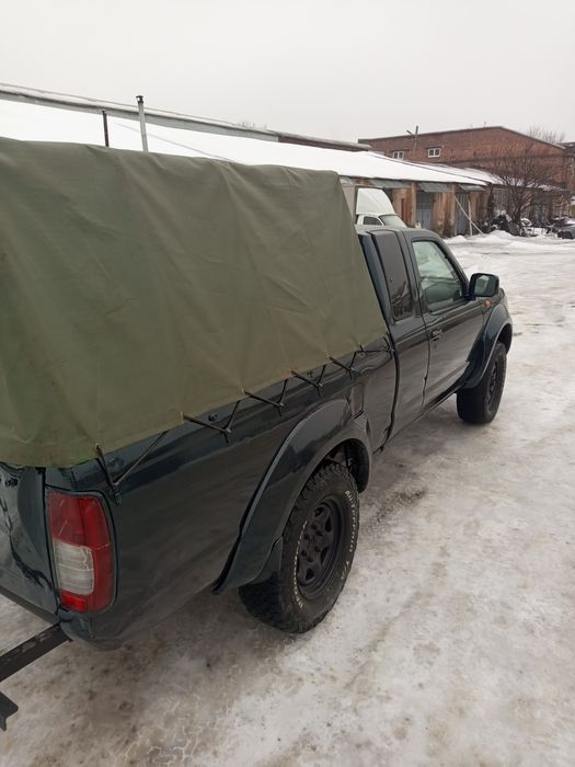 Nissan Navara D22 2,5 дизель 2003 рік Повний привід 4×4 Гарний Пікап