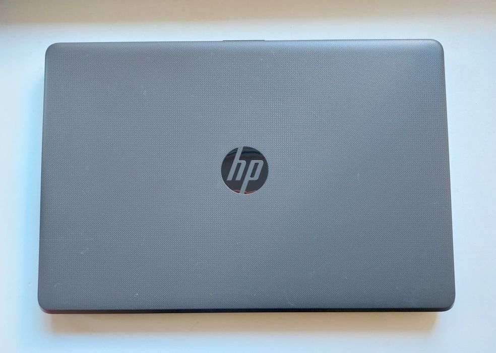 Hp 15.6"Fhd/i3 6gen/8gb/ssd/акб нова