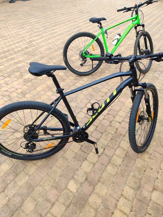 Duas bicicletas roda 29 bem conservadas