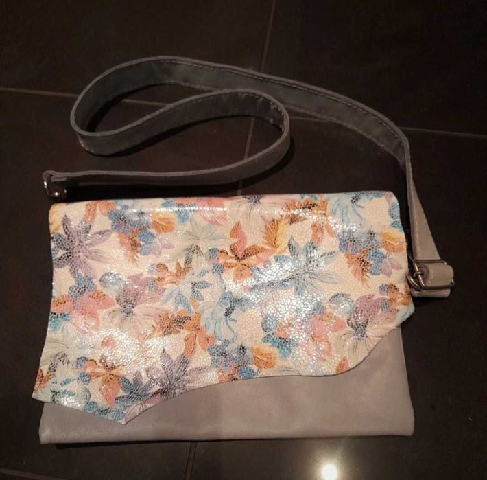 Nowa torebka na ramię ze skóry naturalnej  i etui na okulary