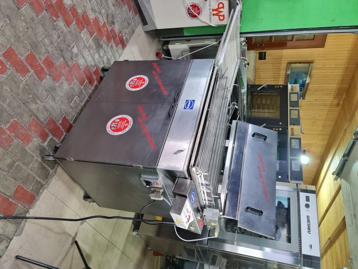 Фритюрница жаровня Jufeba Автомат для берлинеров с растойкой