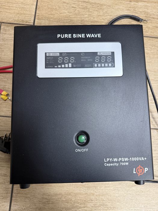 ДБЖ з правильною синусоїдою 12V LPY-W-PSW-1000VA+(700Вт)10A/20A
