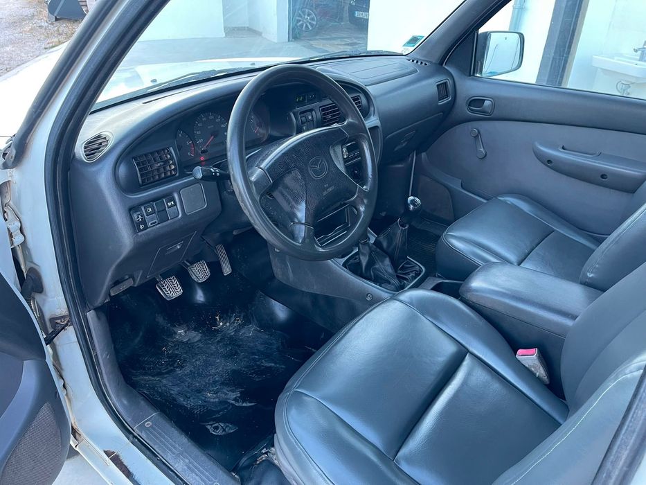 Mazda B 2500 — fotografia 7
