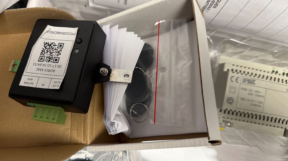 URMET- NOWY zestaw jednorodzinny mini notę+ z videom monitorem