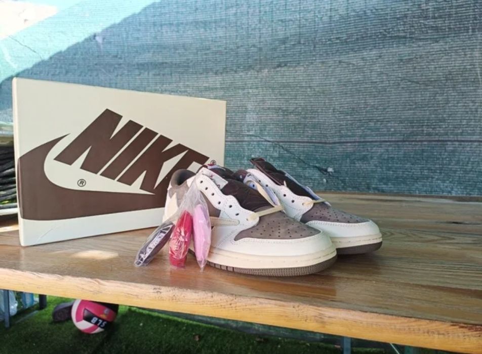 Nike Air Jordan 1 Travis Scott