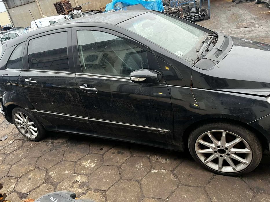 mercedes B180 na części
