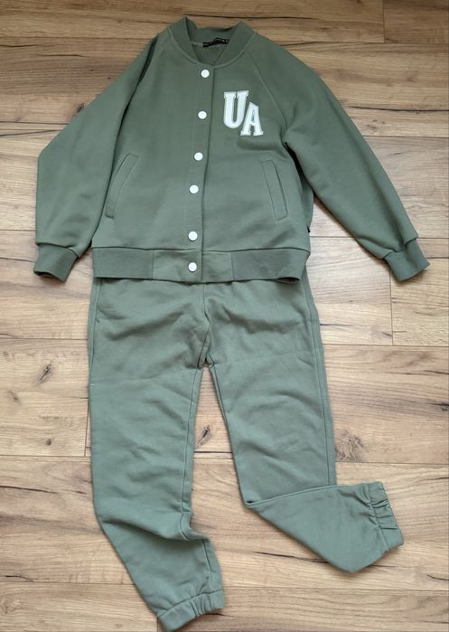 Повсякденний костюм, шкільний костюм, спортивний костюм