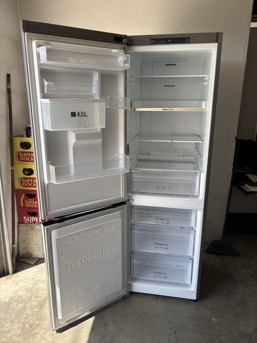 Frigorífico Combinado Samsung No Frost Inox com Dispensador de Água – Estado Impecável