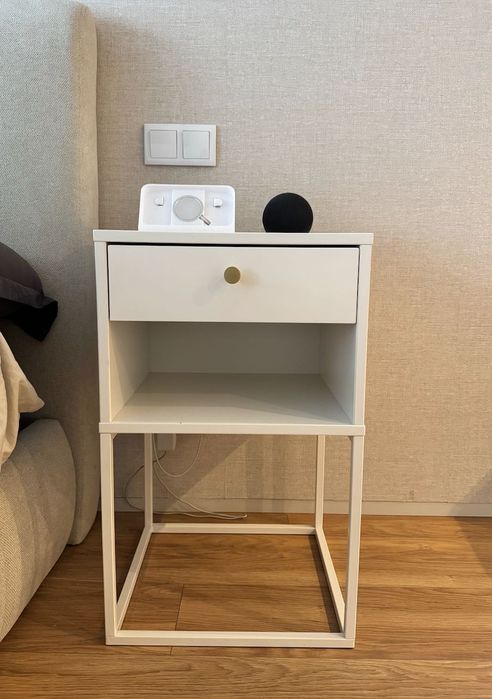 2 mesas de cabeceira (ikea)