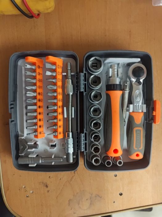 Zestaw kluczy i bitów