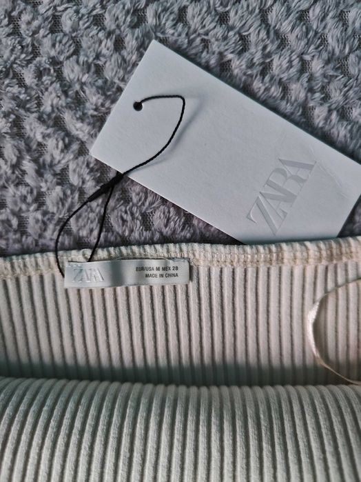 Zara top na jedno ramię z kwiatami 3d