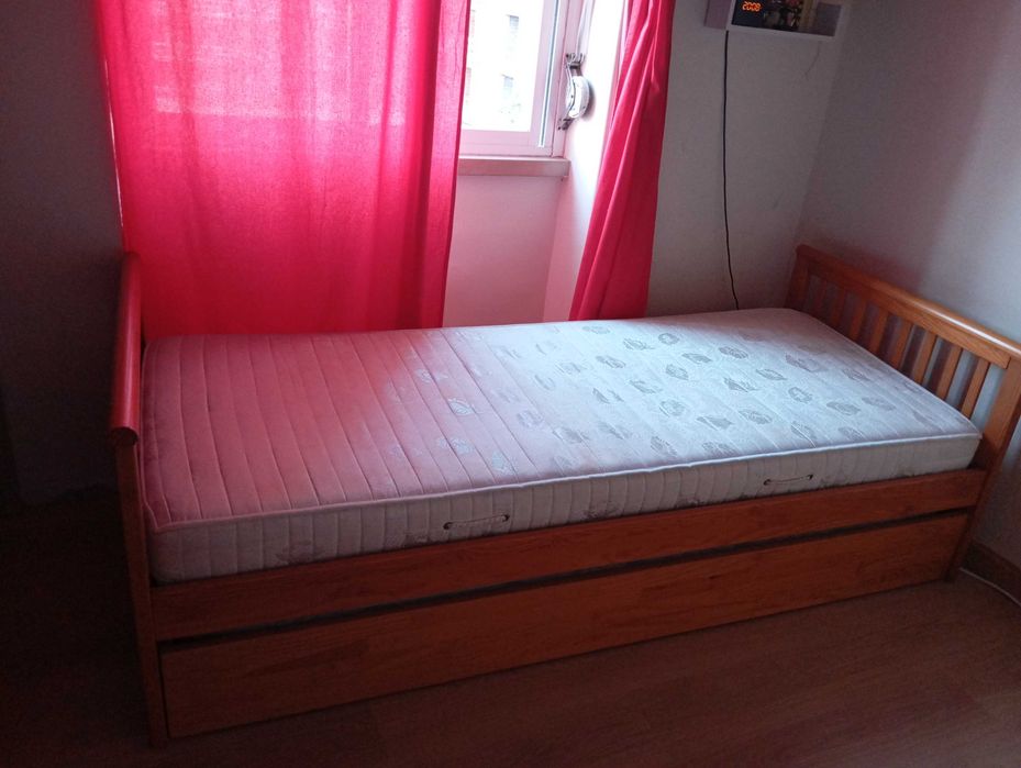 Cama dupla solteiro