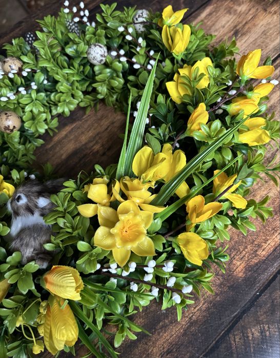 Wianek wiosenny stroik na drzwi ścianę stół