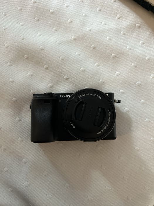 Sony Alpha A6400 + Objetiva 16-50mm OSS | Como Nova | Caixa e Acessórios