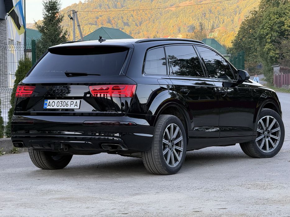 Ауді Q7 4 m 2018року
