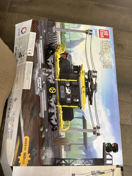 Продам Lego потяги