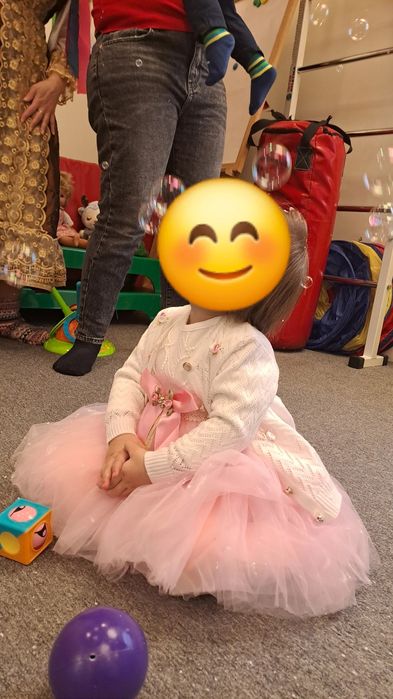 Дитяча сукня з пишною юбкою