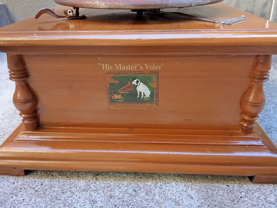 Grafonola antiga usada