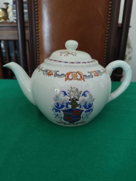 Conjunto de chá em porcelana armoriada - Venda ou troca