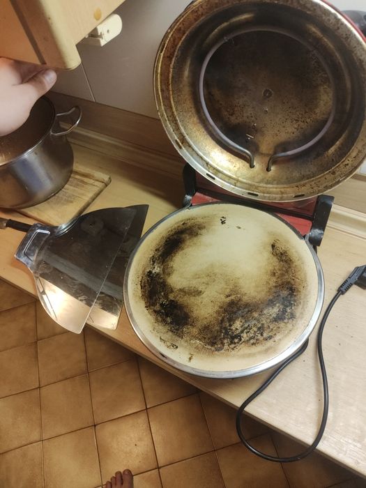 Piec do pizzy Ariete 1200W kamienna płyta