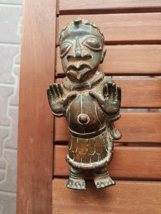 Stara afrykańska figura z brązu