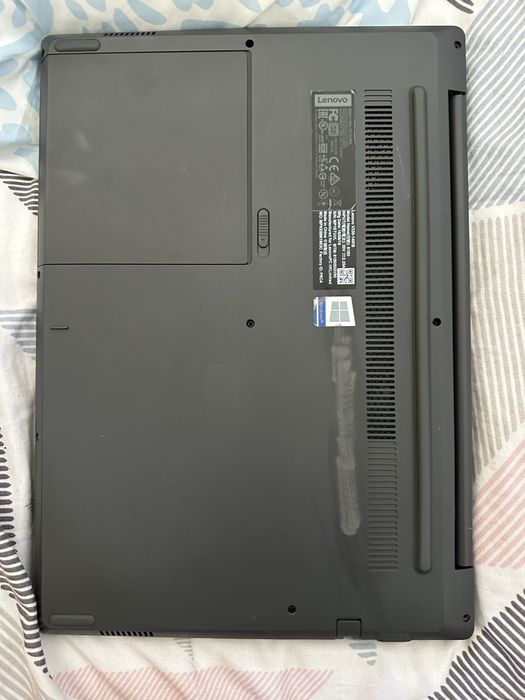 Lenovo V330-14IKB 14" Laptop - Intel Core i5-8250U - 8GB RAM - Windows 11 Pro