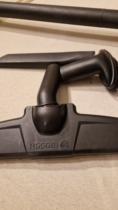 Odkurzacz ręczy bosh z końcówkami