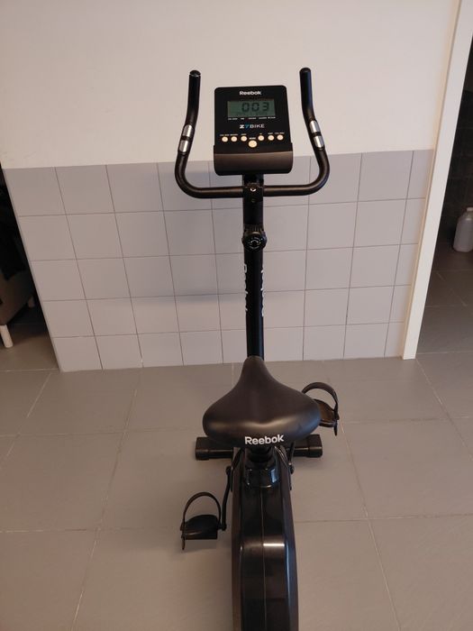Bicicleta estatita Reebok z7