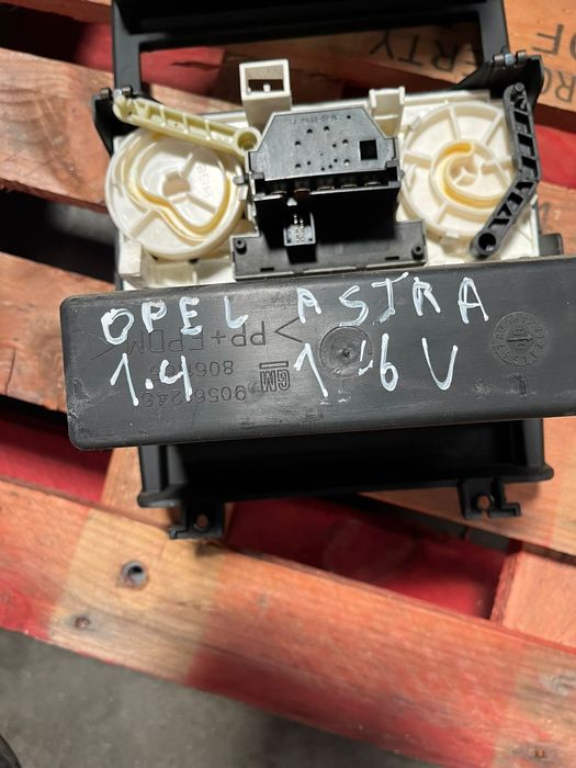Consola central opel Astra G