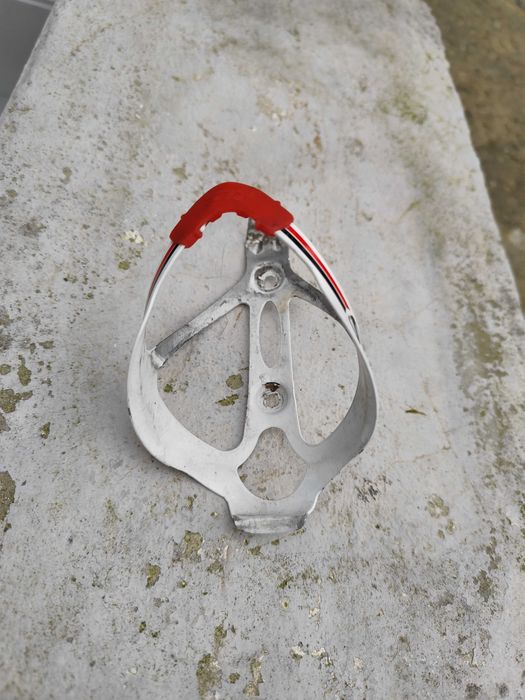 Centro Pedaleiro Shimano e suporte de bidon