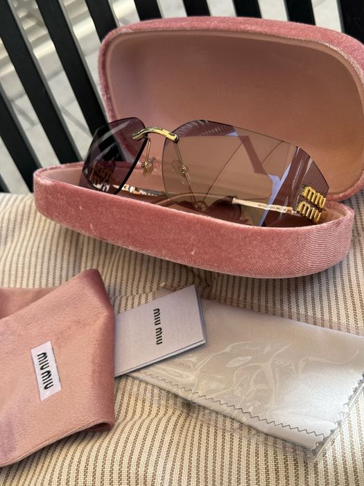 Нові сонцезахисні окуляри MIU MIU MU 54YS маска