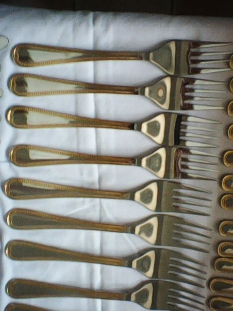 Faqueiro completo com margem dourada - 101 peças