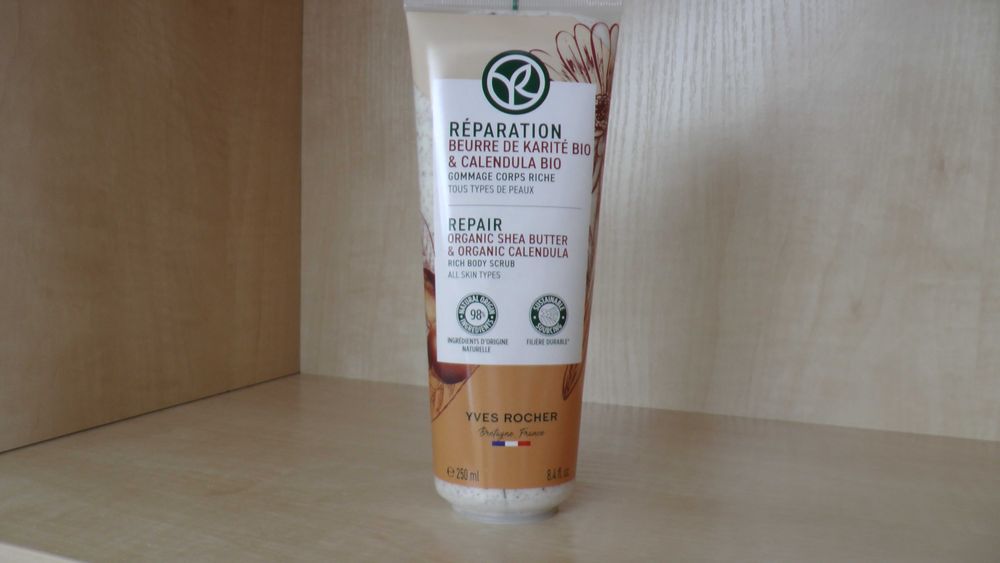 Odżywczy peeling do ciała Masło Karite bio i Nagietek bio, 250ml nowy