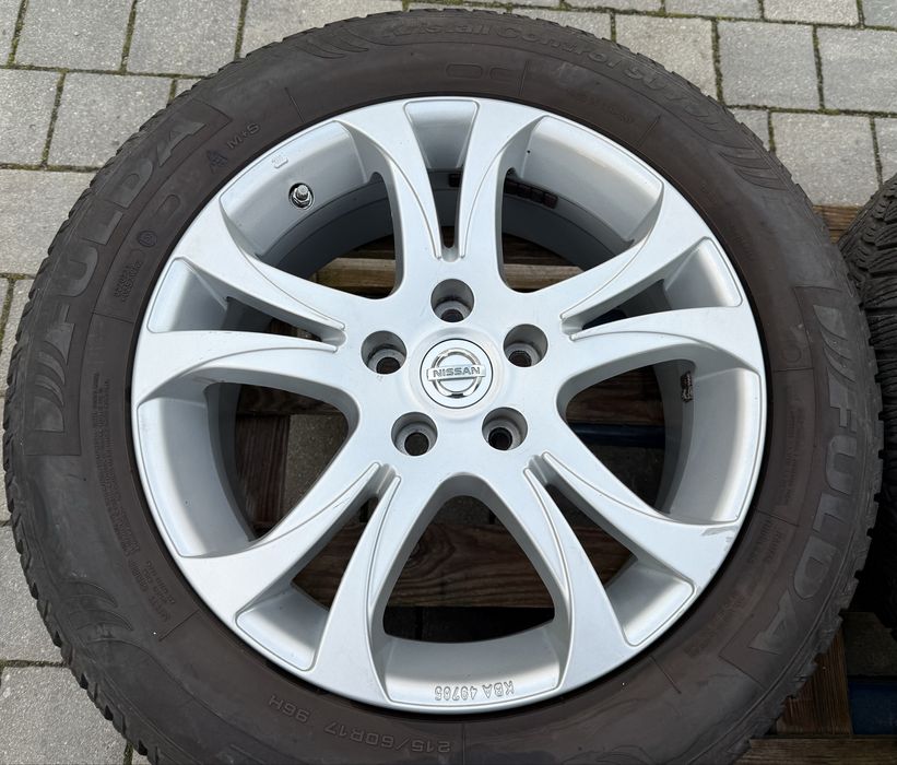 Oryginał felgi Nissan Qashqai Juke 5x114.3 czujniki 215/60R17 zima