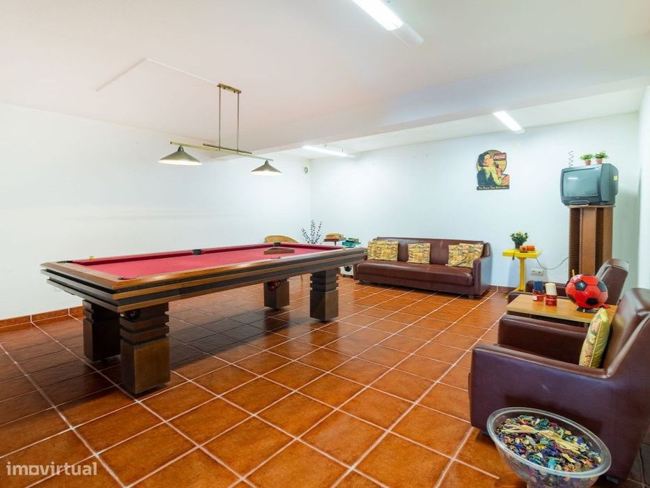 Moradia exclusiva com vista mar deslumbrante, piscina e localização...