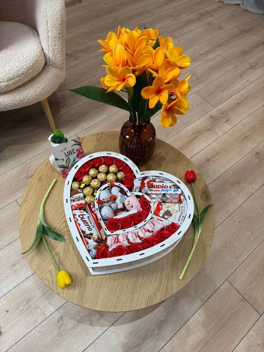 Подарунковий набір солодощів для жінки  готовий подарунок бокс