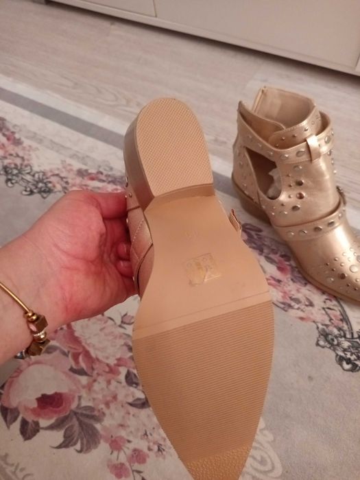 Botki złote 41 nowe
