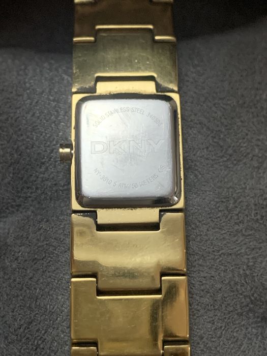 вінтажний годинник від dkny.