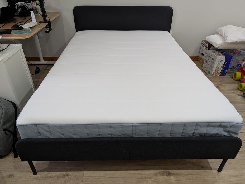 Cama Ikea + colchão