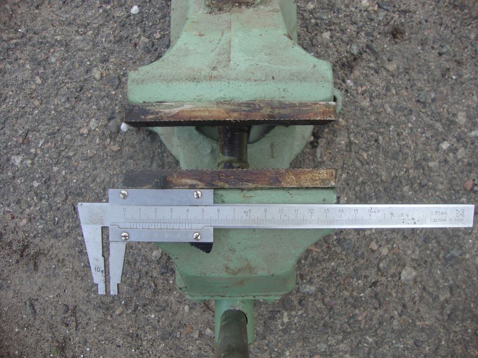 Тиски слесарные стальные