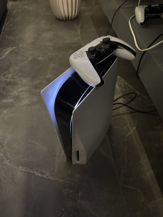 Konsola Ps5 wersja z napedem 850 gb 1 pad