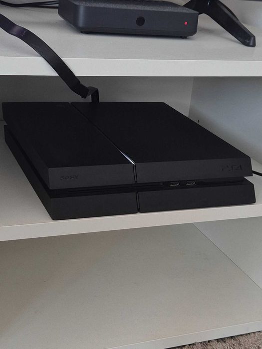 Konsola PS4 1tb + kontroler + pełne okablowanie