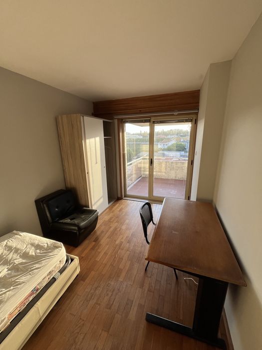 Alugo quarto Ismai