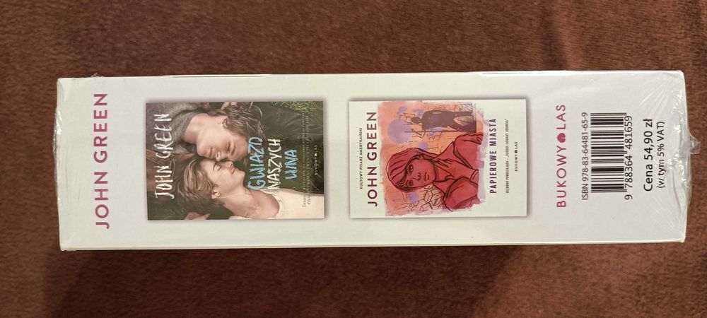 2 powieści "Gwiazd naszych wina" i "Papierowe miasta" John Green