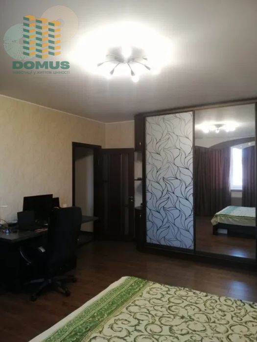 Продам 3- комн ЖК "Вернисаж", Таирова! Переуступка, есть балкон!