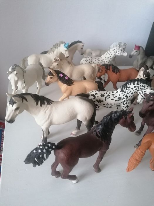 Schleich modele koni
