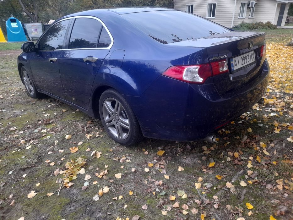 Авто 2008 року з двигуном 2.4   на автоматі ,на самій максимальній комплектації. Зимова Гума. Комплект літа  шини . Хозяїн по документах торг при огляді біля