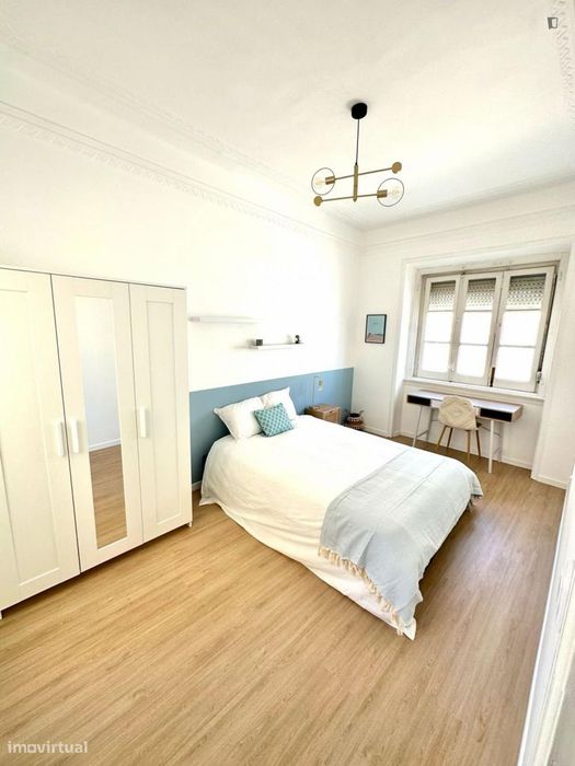 Quarto - localizado em Santa Apolónia Lisbon