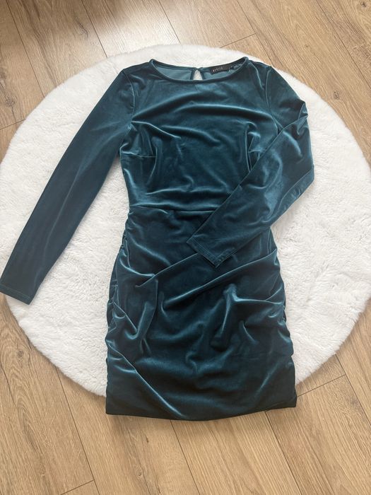 Sukienka welurowa Mohito